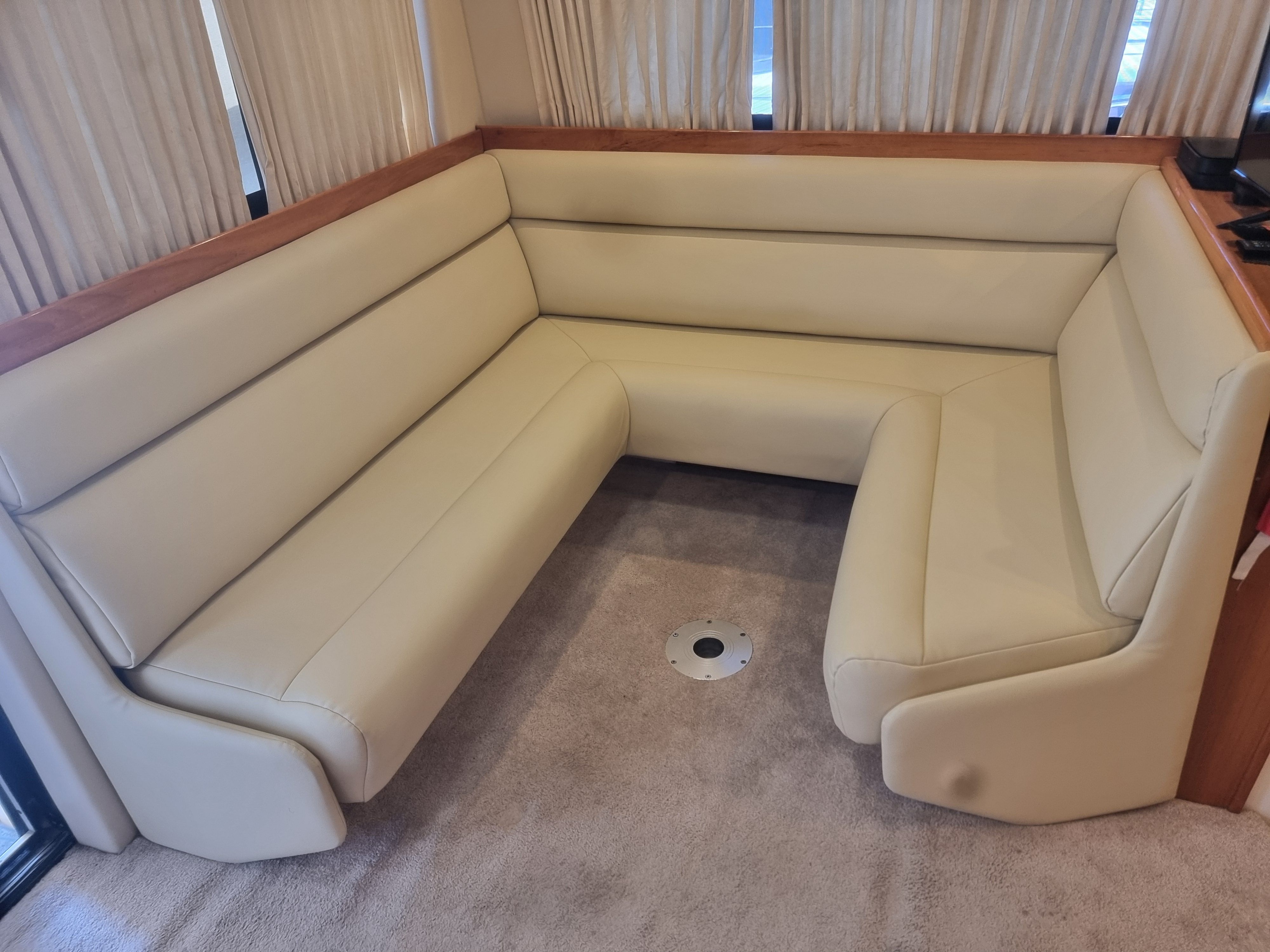Recover extra seat; Recover Dinette in Novatex Vinyl — photo