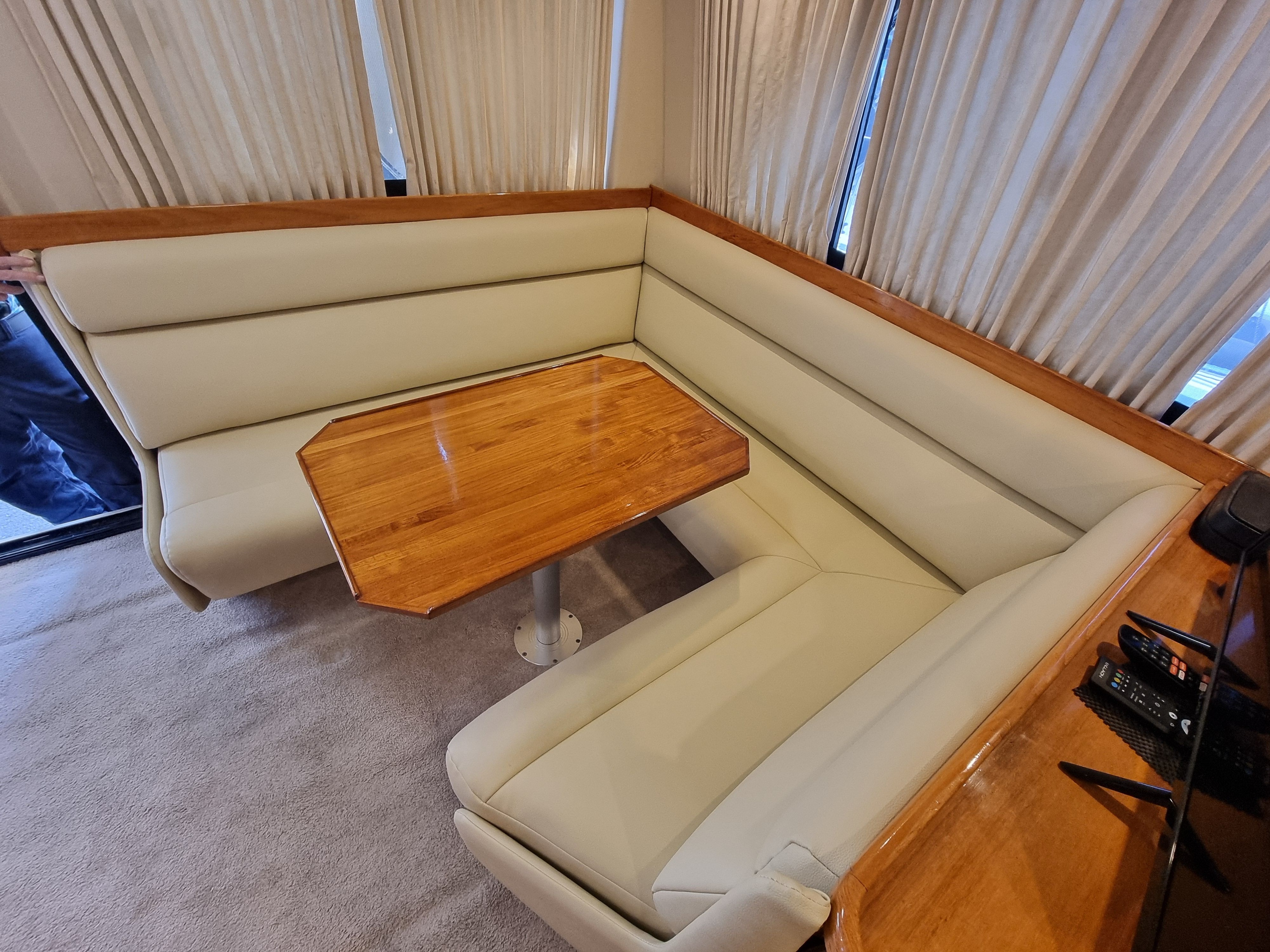 Recover extra seat; Recover Dinette in Novatex Vinyl — photo