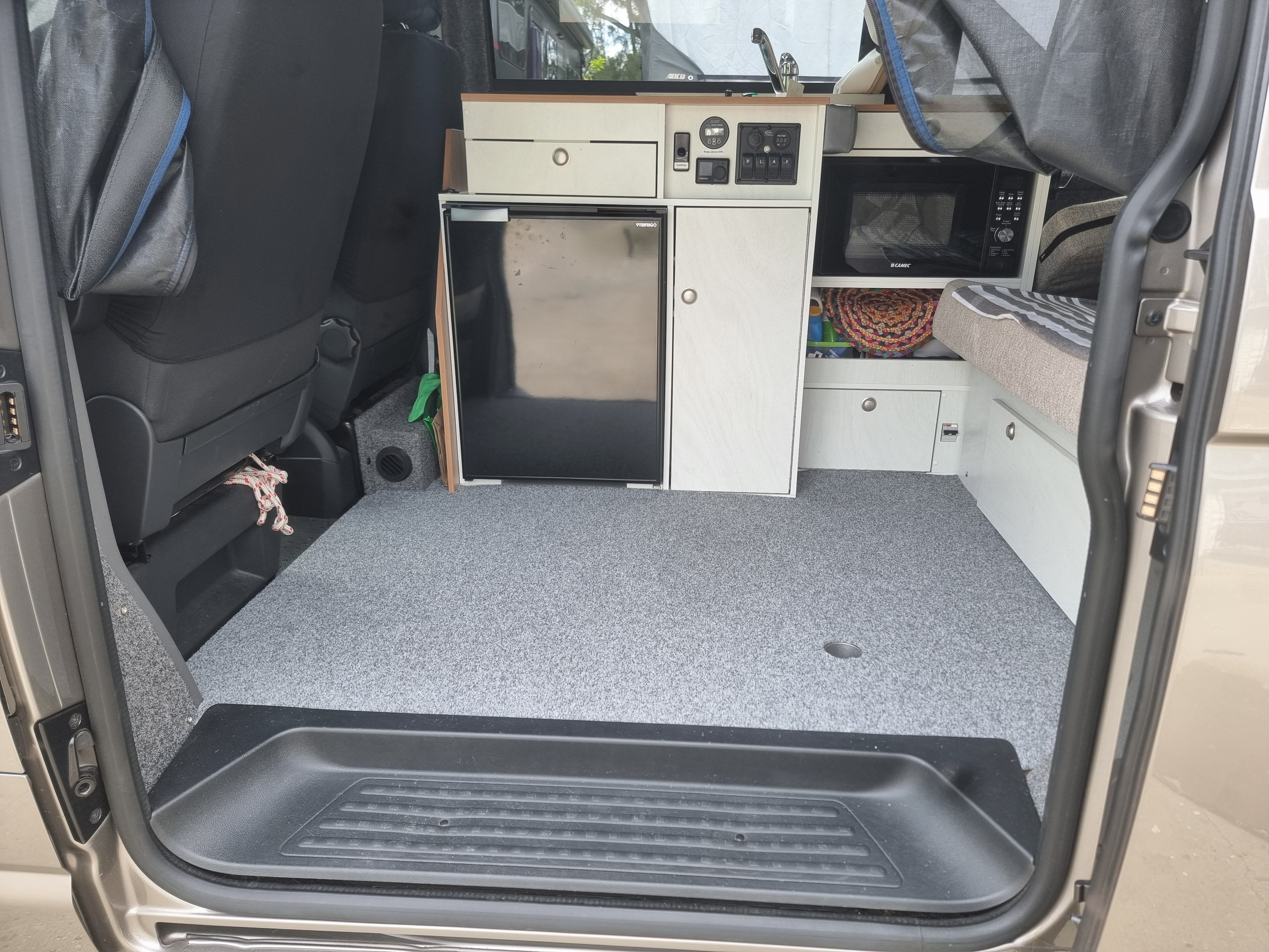VW Transporter Carpet Fitting — photo