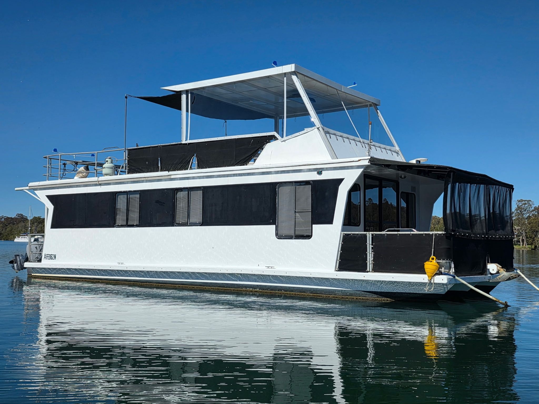 Houseboat Clears & Fastener Replacement — hero
